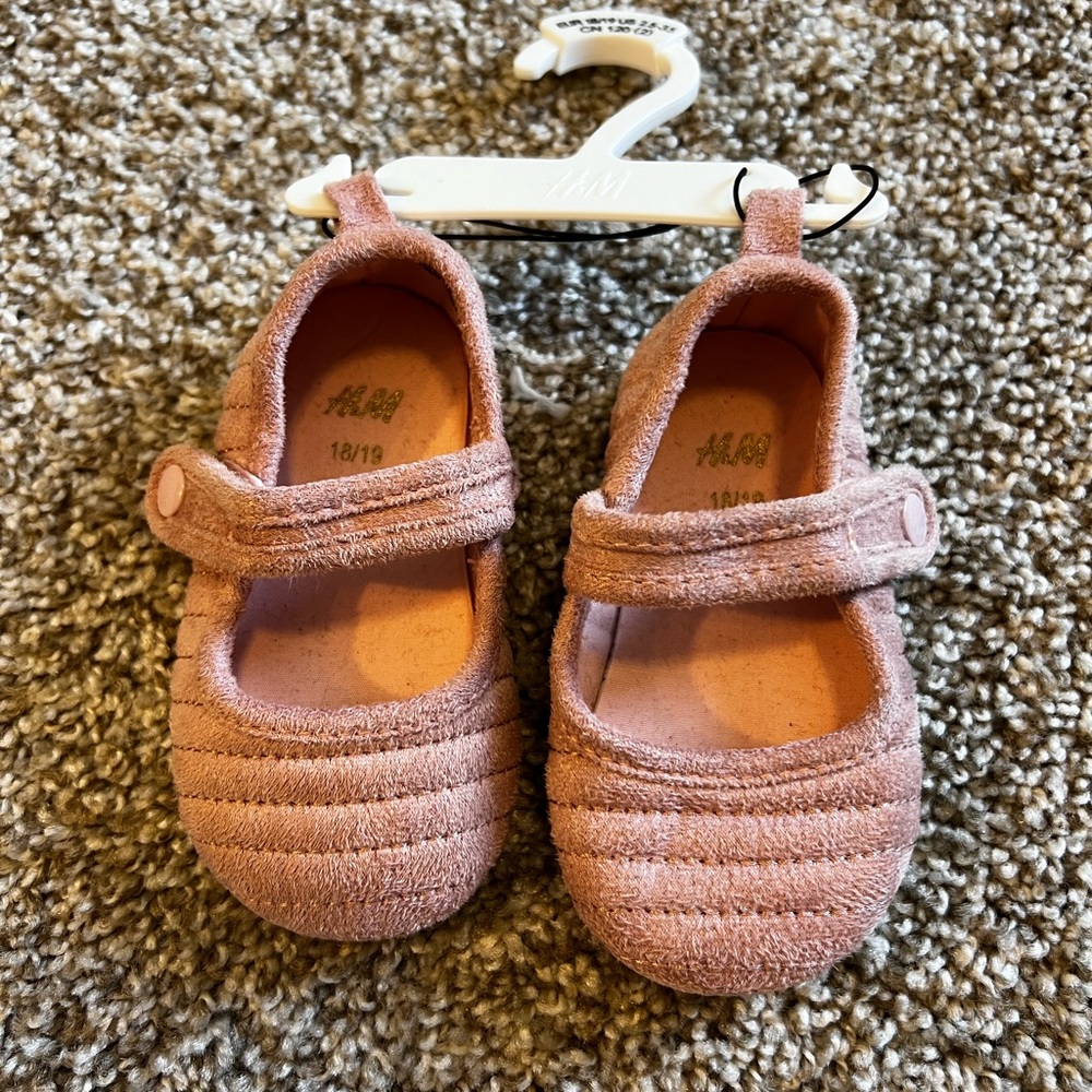 H&M Flats